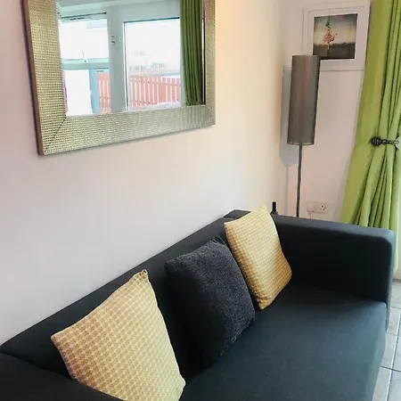 Deluxe Seaside Ground Floor With Private Entrance And Patio Appartement