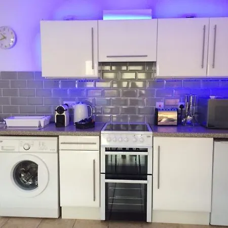 Appartement Deluxe Seaside Ground Floor With Private Entrance And Patio *