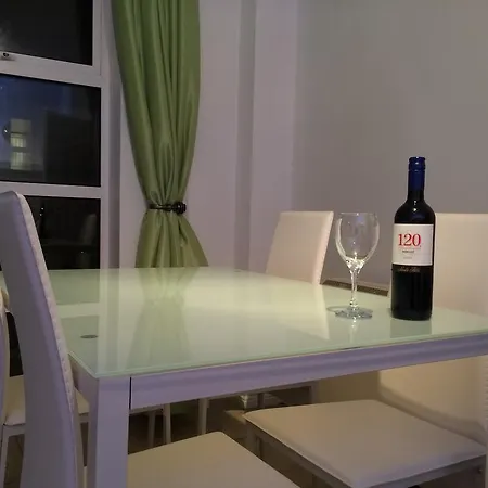 Deluxe Seaside Ground Floor With Private Entrance And Patio * 班多伦