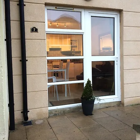Deluxe Seaside Ground Floor With Private Entrance And Patio * 班多伦