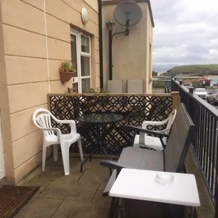 Deluxe Seaside Ground Floor With Private Entrance And Patio *