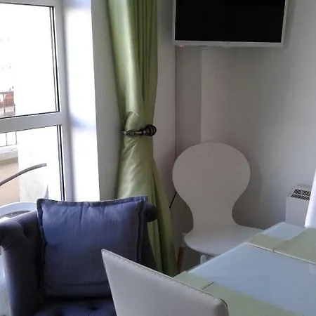 Deluxe Seaside Ground Floor With Private Entrance And Patio 班多伦